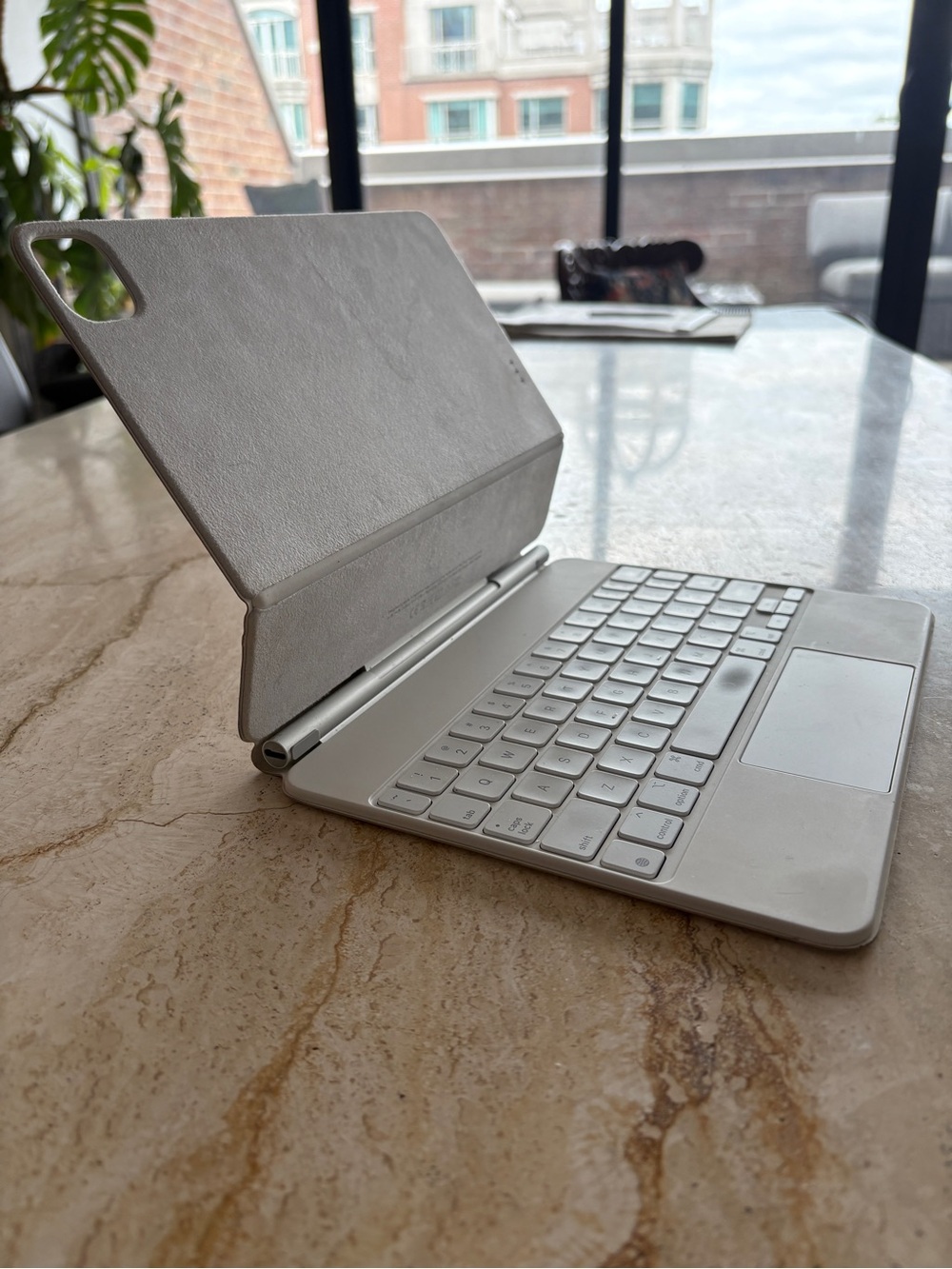Slim White Keyboard Case with Integrated Trackpad for iPad Mini